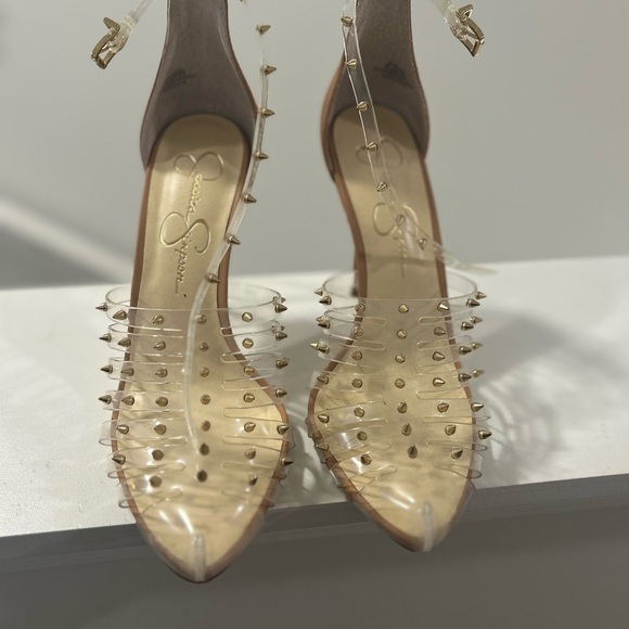 Jessica Simpson Westah Stuuded Pump EUC Size 8 - Picture 2 of 4